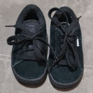 Puma Suede  Sneakers size 6C